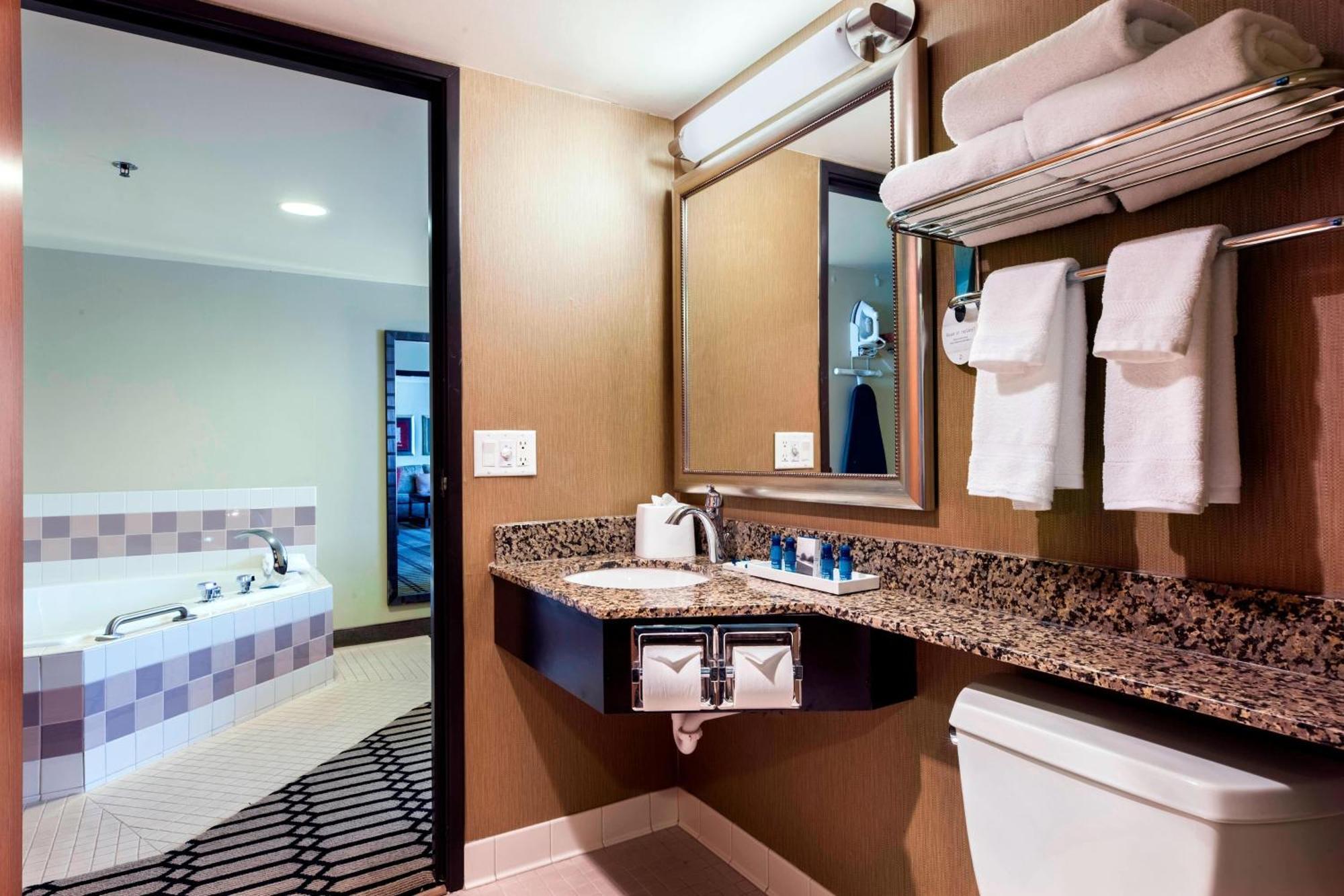 Delta Hotels By Marriott Fargo Zewnętrze zdjęcie